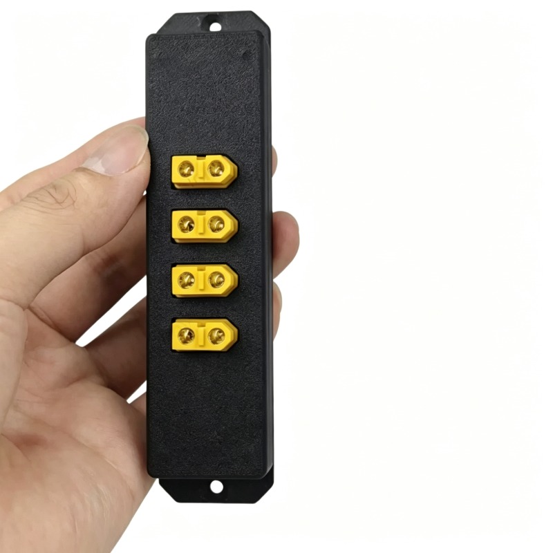 1個 DC 0‑150V 200A XT60 4チャンネル出 - Outdoor Power Distribution Board のレビューと価格